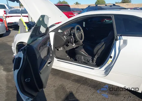 2015 Cadillac Cts-V z USA, uszkodzony, nr VIN 1G6DV1EP4F0100693